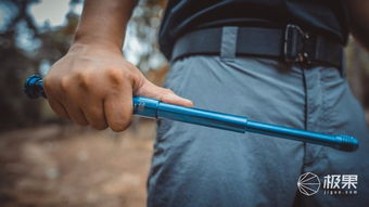 能裝進騎行包內的甩棍 弘安保羅燒藍全鋼版鋒芒陀螺甩棍使用感