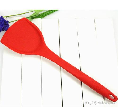 新帆順硅膠制品廠實木硅膠鏟甩棍 廚房健康與防護安全的雙重選擇